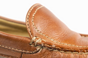 Как убрать запах из новой и старой обуви народными средствами